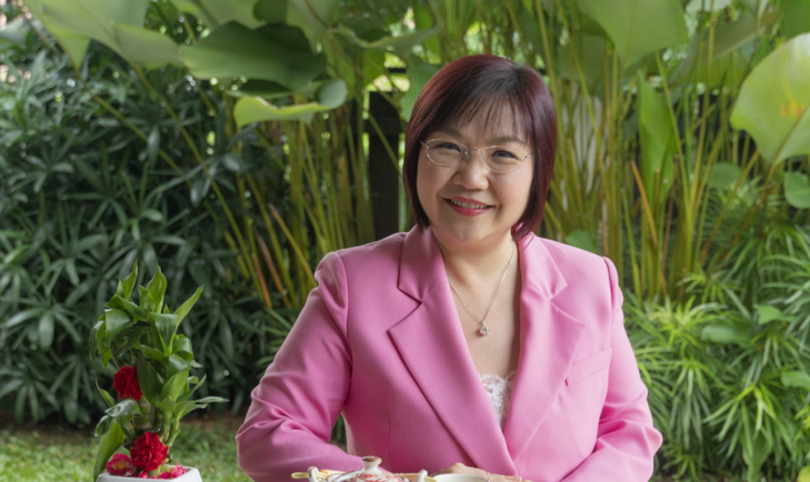 网上算命大师_香港堪輿大師麦玲玲Mak Ling Ling生日生辰八字命盤分析