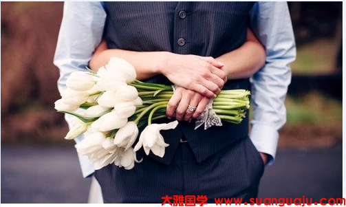 男女生辰八字​：2021年属兔属龙八月结婚会幸福 婚后互相影响进步(图2)