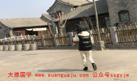 批八字算命：1988年大林木命详解 事业上需要提防小人(图2)