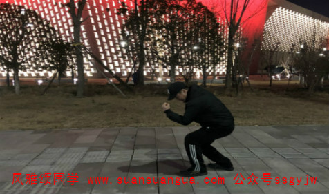 易经八字算命：负债累累的小伙命局分析