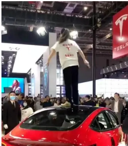 合八字算命​-特斯拉女车主维权事件命理读象